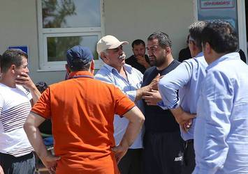 Mehmet Yeşil Yeşil'in babası oğlunun güreşini izlerken kalp krizi geçirip öldü