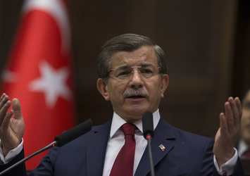 Davutoğlu: Her makamı elimin tersiyle iterim ama hiçbir dava arkadaşımın kalbini kırmam