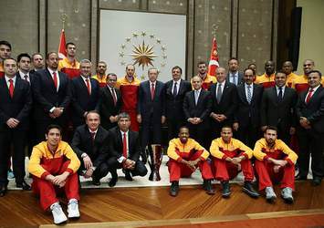 Cumhurbaşkanı Erdoğan'dan Külliye'de sürpriz kabul!