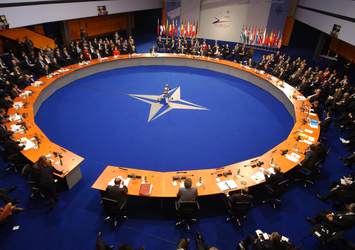 NATO'dan Rusya'ya net mesaj!