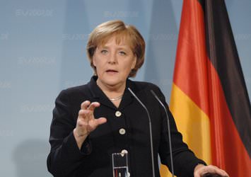Merkel'den 'vizesiz seyahat' açıklaması!