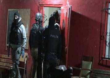 İstanbul'da operasyon! Polise saldırdılar