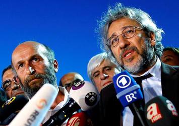 Can Dündar'a 5 yıl 10 ay hapis cezası