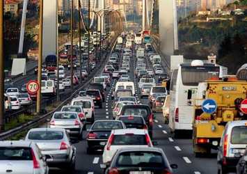 İstanbul'da yarın bu yollar trafiğe kapatılacak