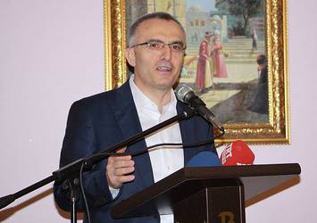 'Türkiye dimdik ayakta'