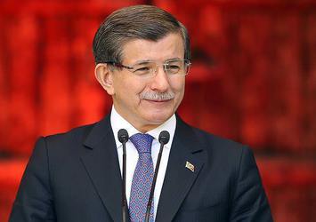 Davutoğlu: Annelerimizin kocaman yüreklerine selam olsun