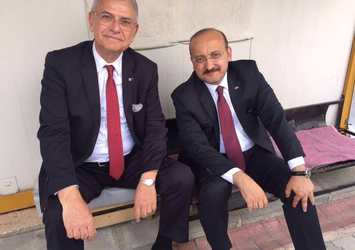 Yalçın Akdoğan'dan bıyık tweeti
