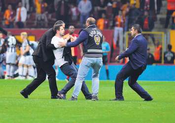 Galatasaray - Beşiktaş derbisine damga vuran olay!