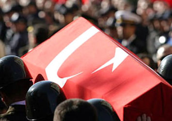 Hatay'da kayalıklardan düşen yüzbaşı şehit oldu