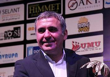 Hagi'den G.Saray mesajı: Seve seve...