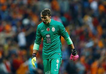 Muslera kalacak