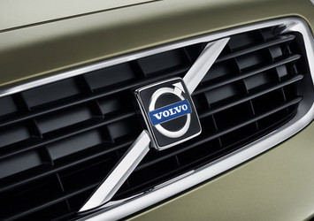 Volvo’nun yeni kompakt modeli göz kırptı