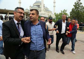 Şehit cenazesinde CHP'li Gök'e protesto
