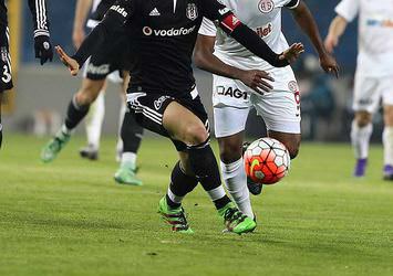 Beşiktaşlı Necip Uysal, menisküs ameliyatı edildi