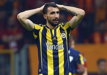 Mehmet Topal Fenerbahçe'de kalıyor