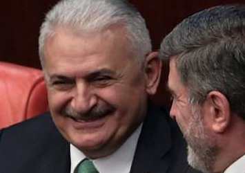 Binali Yıldırım Meclis'te kahkahaya boğdu