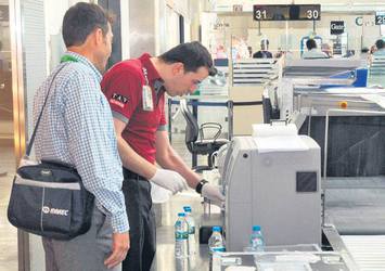 Uçakta sıvı yasağı için ilk adım atıldı