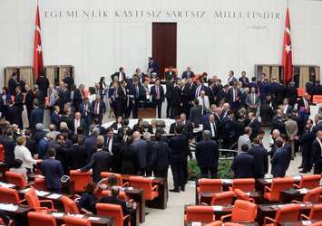Dosyası olan vekiller normal vatandaş gibi yargılanacak