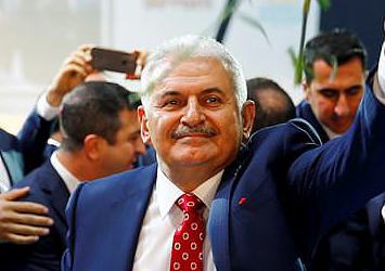 Binali Yıldırım: Cumhurbaşkanımızın davası davamız, yolu yolumuzdur