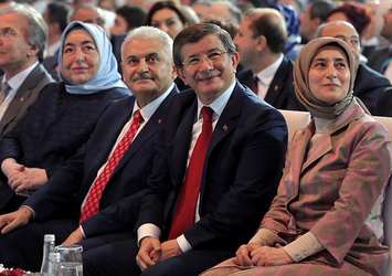 Davutoğlu istifa etti, Twitter'dan sildi