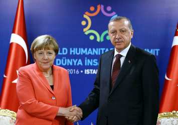 Merkel: Güçlü bir parlamentonun kurulması gerekli