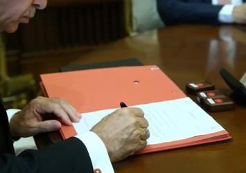 İşte Cumhurbaşkanı Erdoğan'ın kabine listesini onayladığı an
