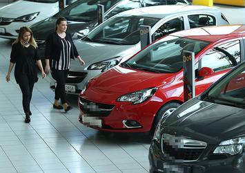 Otomobilde kırmızı ve maviye talep artıyor