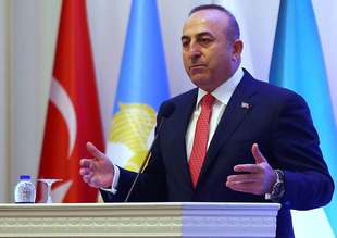 Bakan Çavuşoğlu’dan ABD’ye YPG arması tepkisi: İki yüzlülük