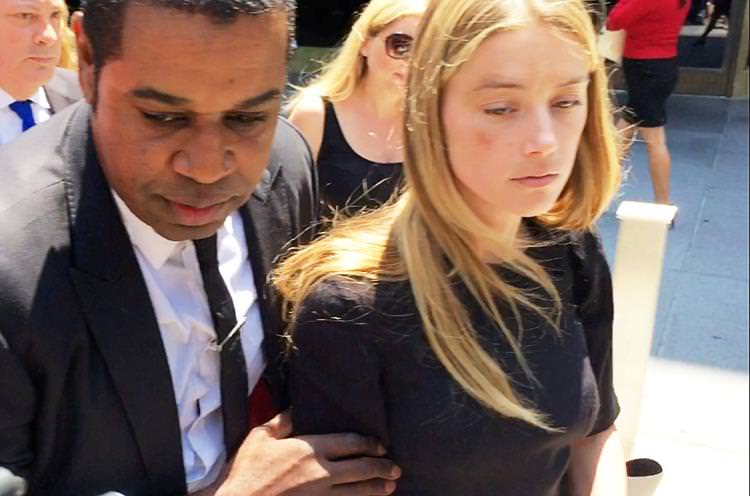 Johnny Depp'den eşi Amber Heard'e şiddet - 1