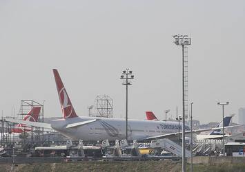 Atatürk Havalimanı trafiğe kapatıldı