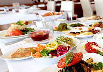 Dört kişilik bir ailenin iftar sofrasının maliyeti 74 lira