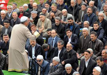 İşte Selahattin Demirtaş'ın cuma namazı fezlekesi