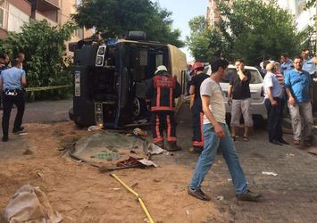 İstanbul'da minibüs devrildi: Yaralılar var