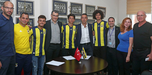 Fenerbahçe,  Burak Albayrak, Mahsun Çapkan ve Muhammet Albayrak sözleşme imzaladı