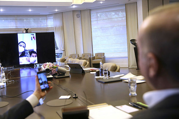 Başkan Erdoğan, karantina sürecinde doğum yapan Sevda Gül’ü tebrik etti