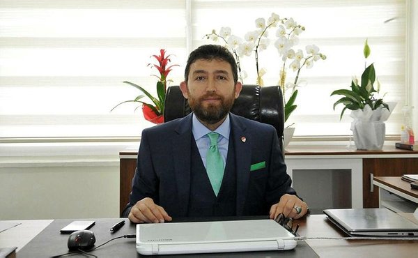 trabzonspor-baskani-ahmet-agaoglundan-alanyasporun-iddialarina-sert-yanit-koksa-koksa-anamin-ak-sutu-kokar-1592987020235.jpeg Trabzonspor Başkanı Ahmet Ağaoğlu’ndan Alanyaspor’un iddialarına sert yanıt: Koksa koksa anamın ak sütü kokar! - 4