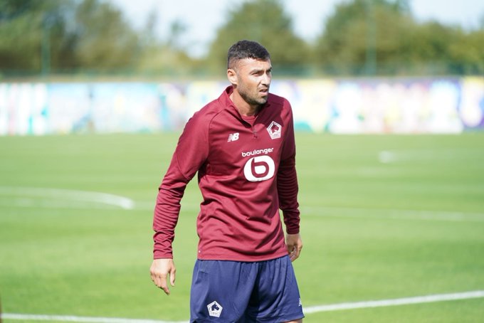 Lille Burak Yılmaz için imza töreni düzenledi! Milli golcü ise transfer sürecini anlattı