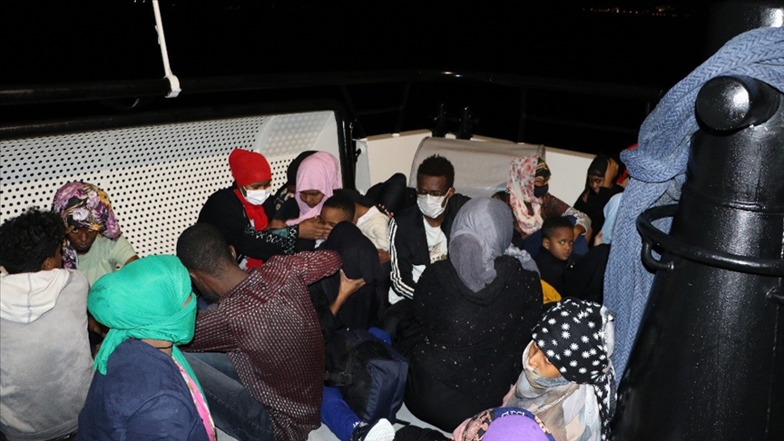 İzmir açıklarında 191 sığınmacı yakalandı