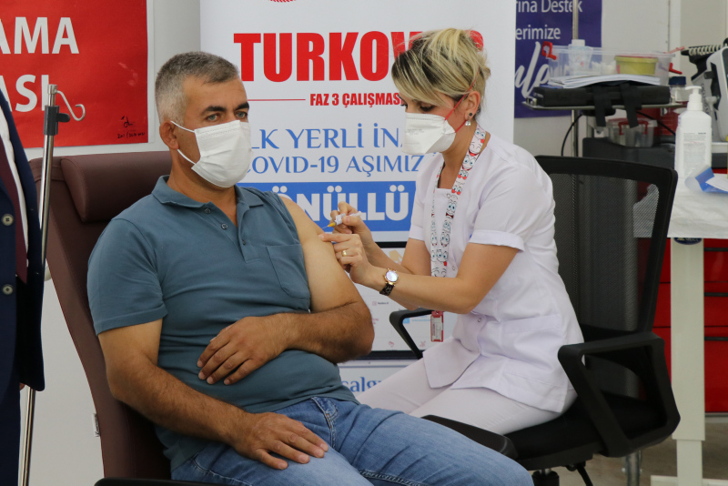 Türkiyenin yerli koronavirüs aşısı TURKOVACta yan etki görüldü mü? TURKOVAC hakkında flaş açıklama