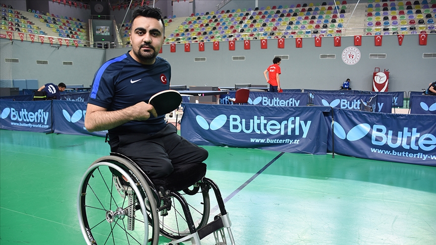 2020 Tokyo Paralimpik Oyunlarında Nesim Turan masa tenisinde bronz madalya kazandı