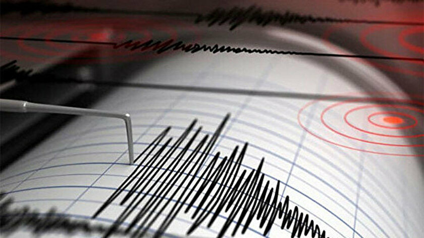 Çeşmede 4.0 büyüklüğünde deprem! AFAD ve Kandilli Rasathanesinden son dakika açıklaması
