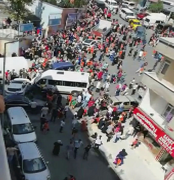 Son dakika: Sultangazide servis aracı okul önünde bekleyen öğrenci ve velilere çarptı: 4 yaralı
