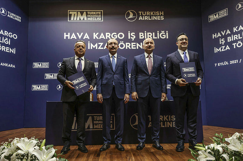 TİM ve THY arasında dev protokol! Ulaştırma ve Altyapı Bakanı Adil Karaismailoğlu ve Ticaret Bakanı Mehmet Muş müjdeleri sıraladı