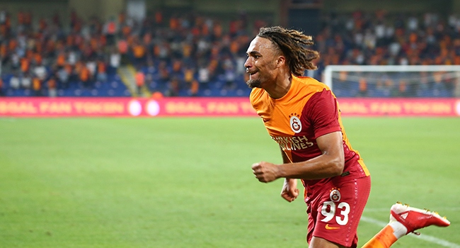 Galatasaraya Trabzonspor maçı öncesi Sacha Boey şoku! Genç yıldızda kısmi yırtık tespit edildi