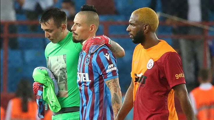 Galatasarayda fatura 2 oyuncuya kesildi