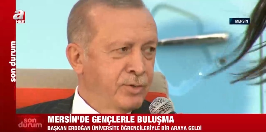 Başkan Erdoğan Ah Yalan Dünya adlı şarkıya eşlik etti