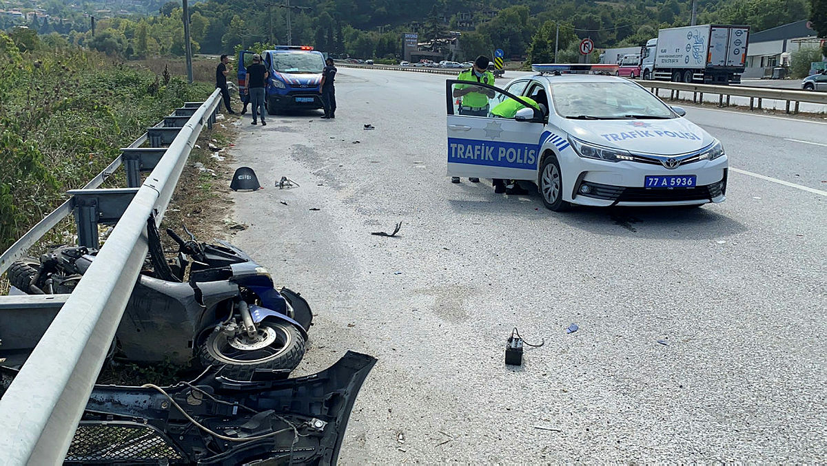 Yasağa rağmen U dönüşü yapan motosikletin sürücüsü kazada öldü