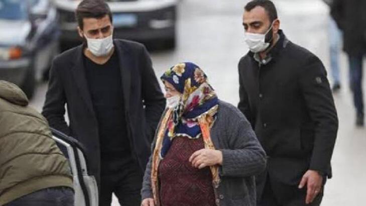 80 yaşındaki eşi Ahmet Akgünü 38 yerinden bıçaklamıştı! Mevlüde Akgün hakim karşısına savunma yapamadı