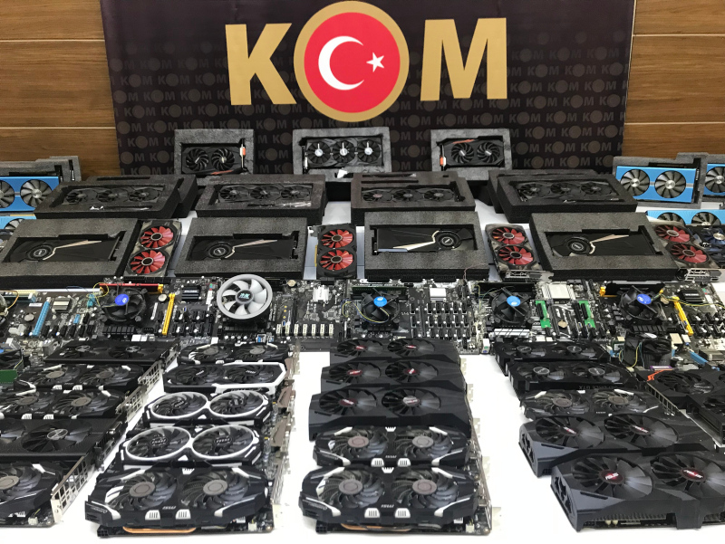 Son dakika: İstanbulda kripto para operasyonu: 84 cihaz daha ele geçirildi