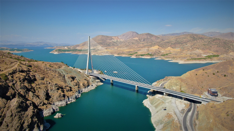 Kömürhan Köprüsü 16 şehri birbirine bağlıyor! Uzun yol şoförleri hayran kaldı